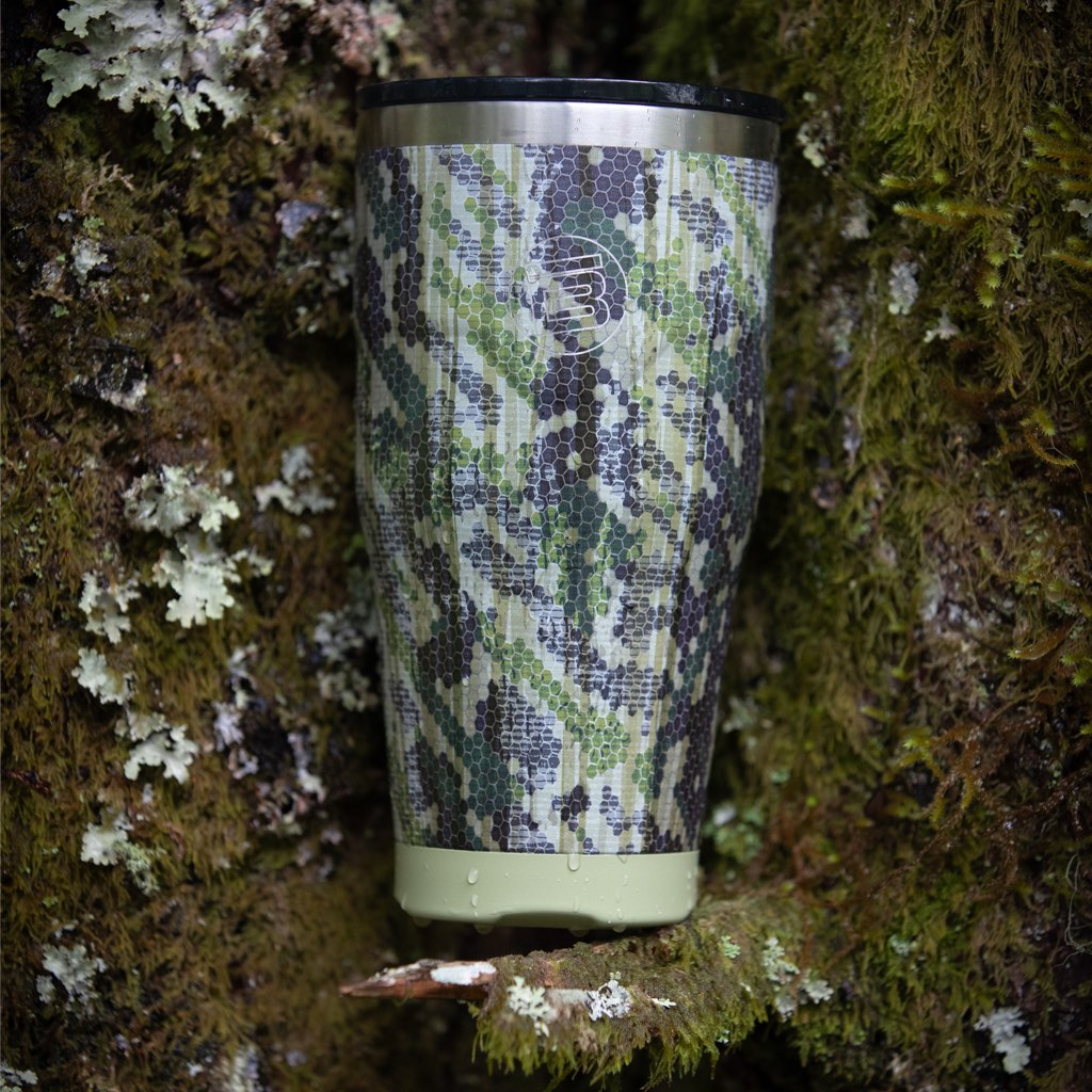 A detailed image of the MAGNETumbler 32oz with Lid Verge Camo, showing its design and key features.